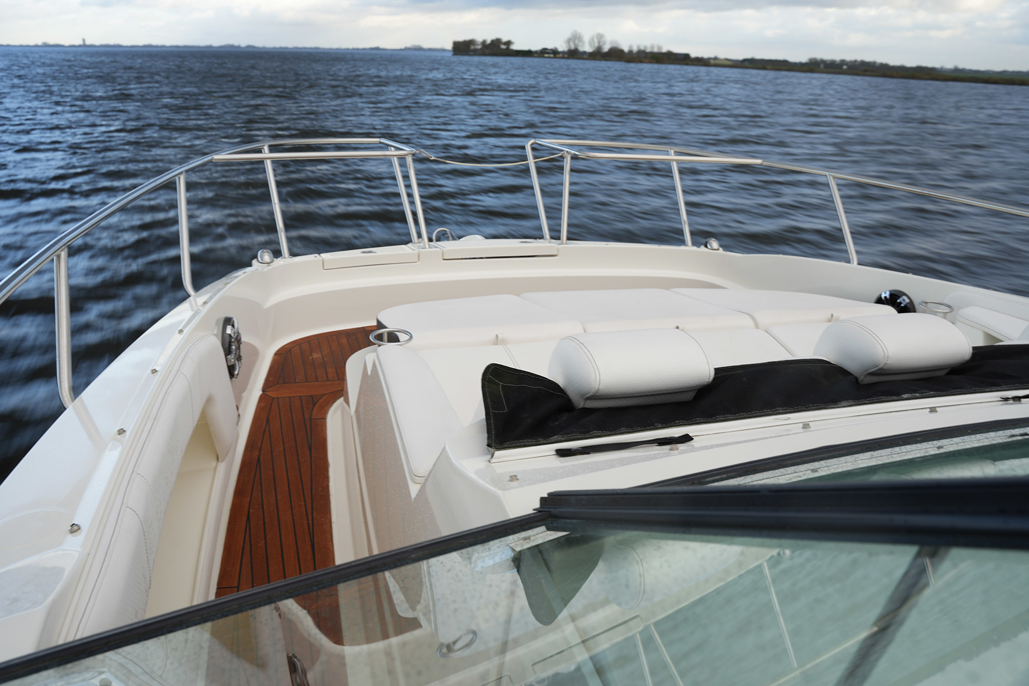 foto: 15 Sea Ray Sundancer 320