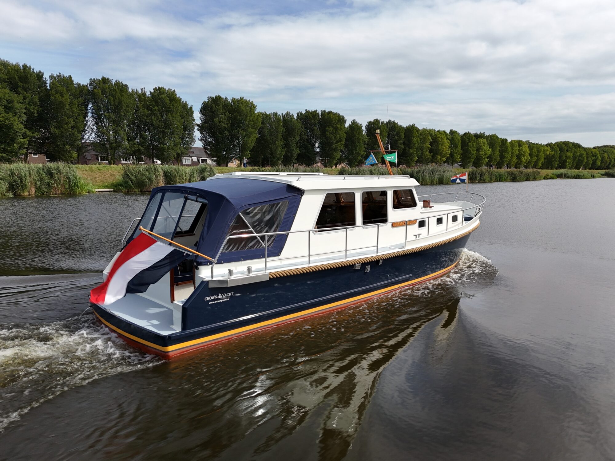foto: 13 Crown yachts Crown Kruiser 10.90 ZLK Spiegeldeur
