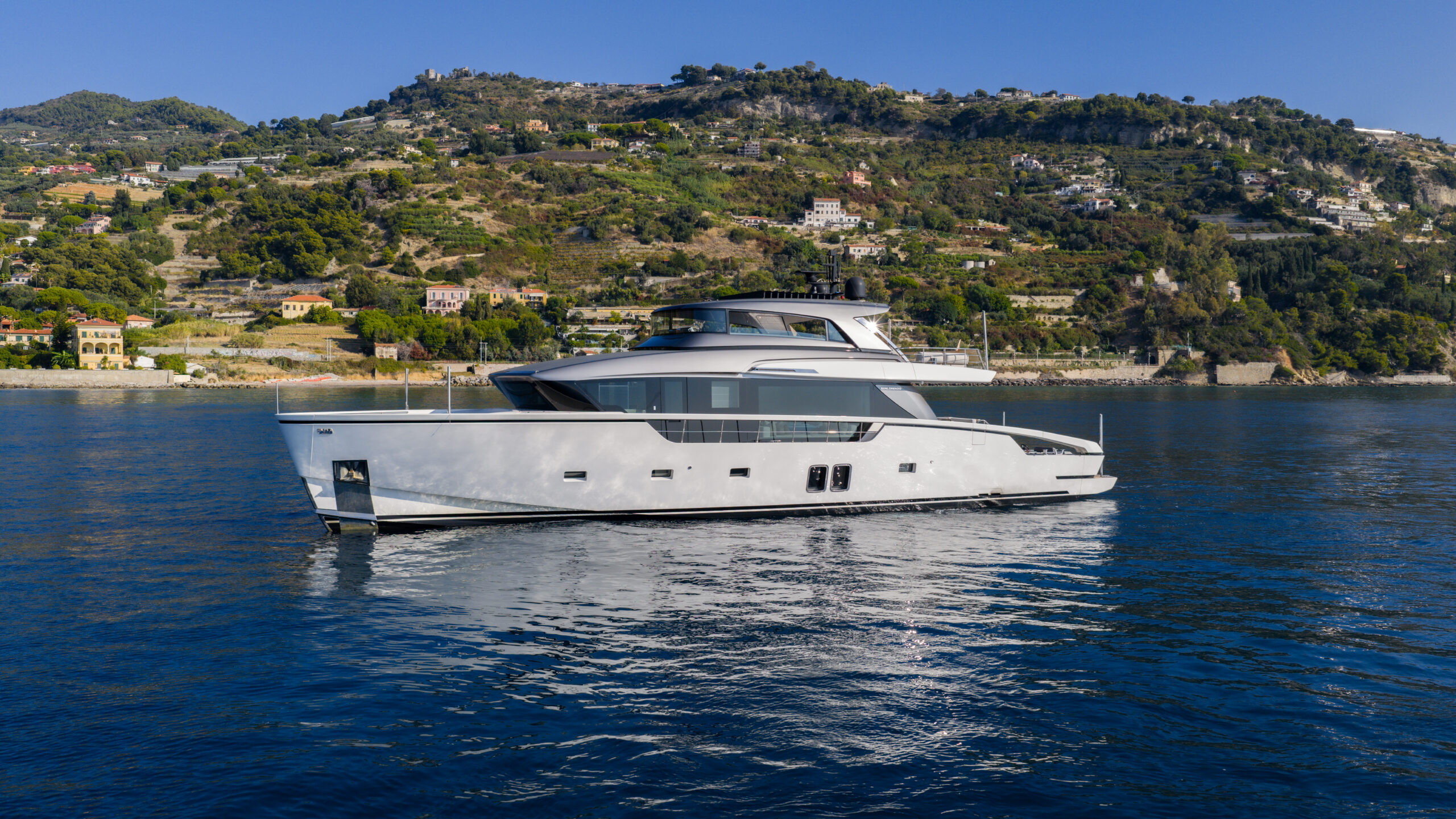 foto: 32 Sanlorenzo SX88