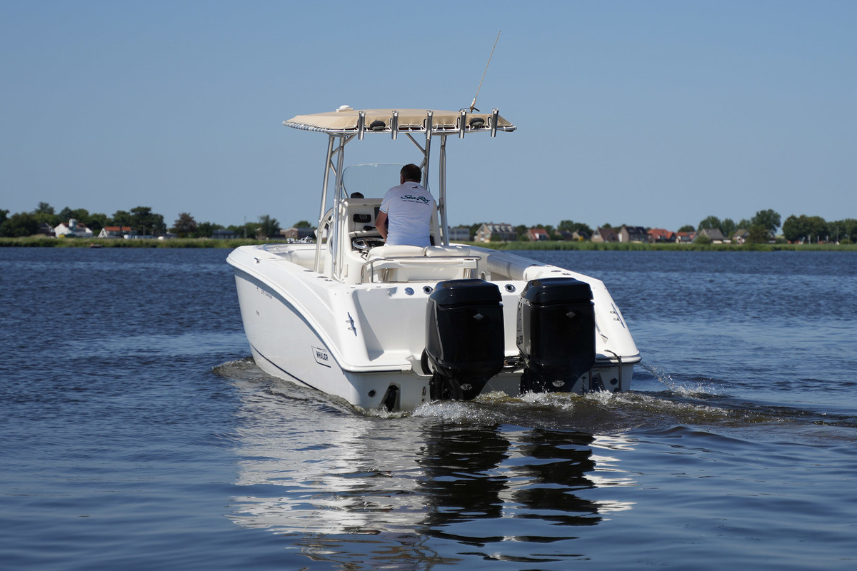 foto: 11 Boston Whaler 270 Outrage