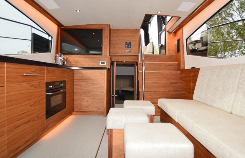 foto: 6 Vri-Jon Contessa 42 AC