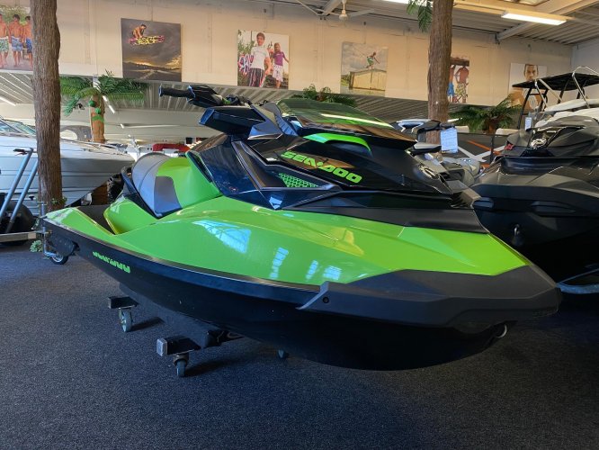 foto: 6 Sea-Doo RXP X-rs 300 (65uur)