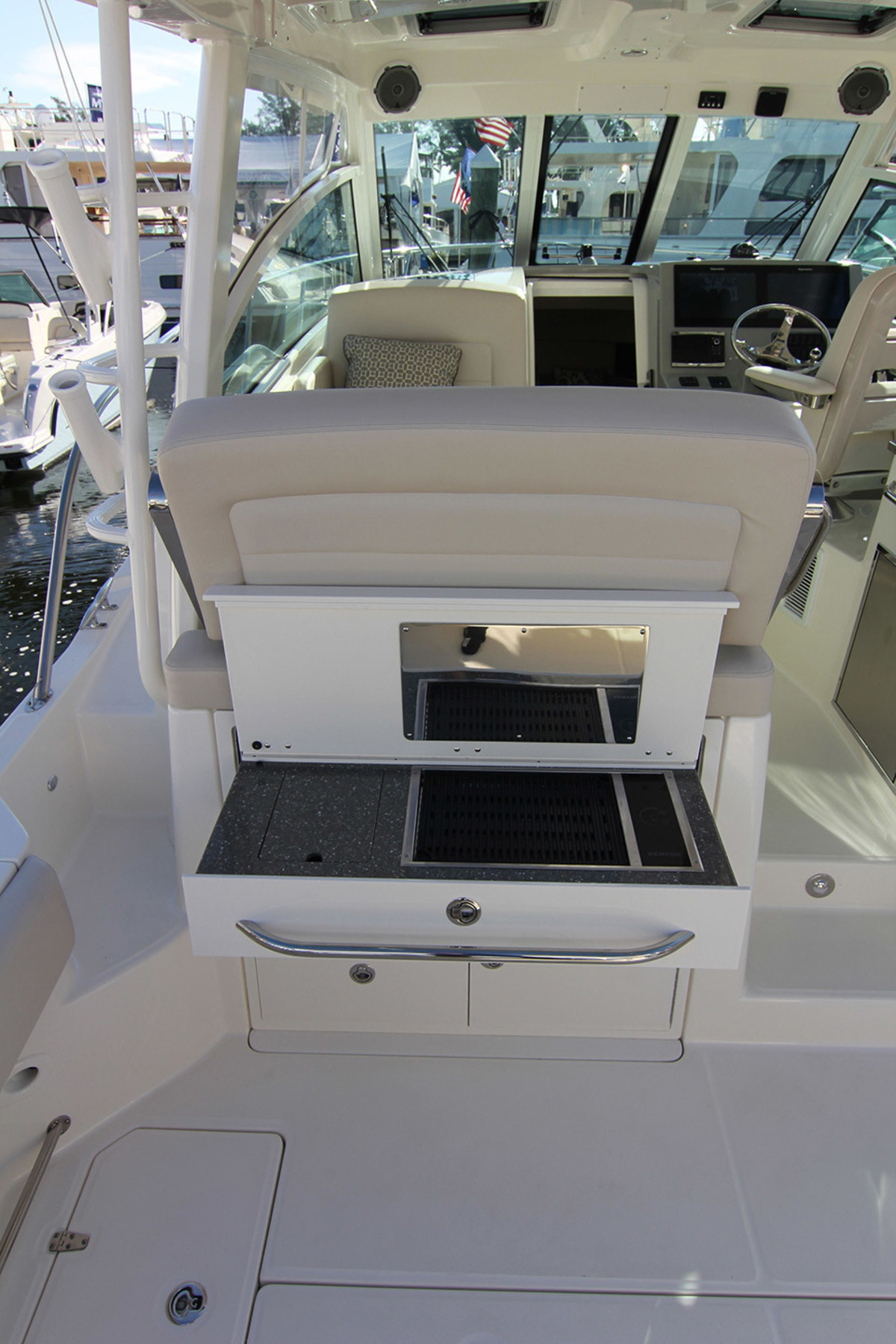 foto: 5 Boston Whaler 345 Conquest