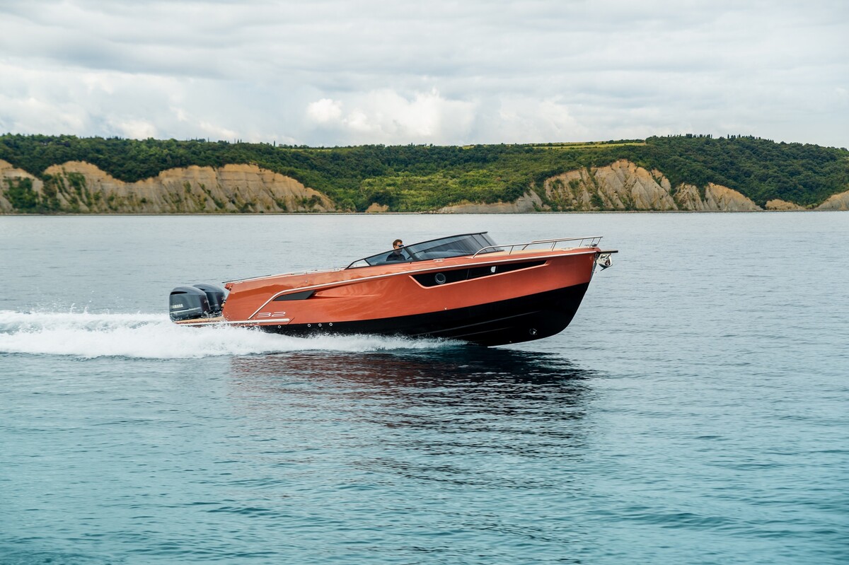 foto: 28 Alfastreet Marine 32 Cabin Sport - Outboard Series