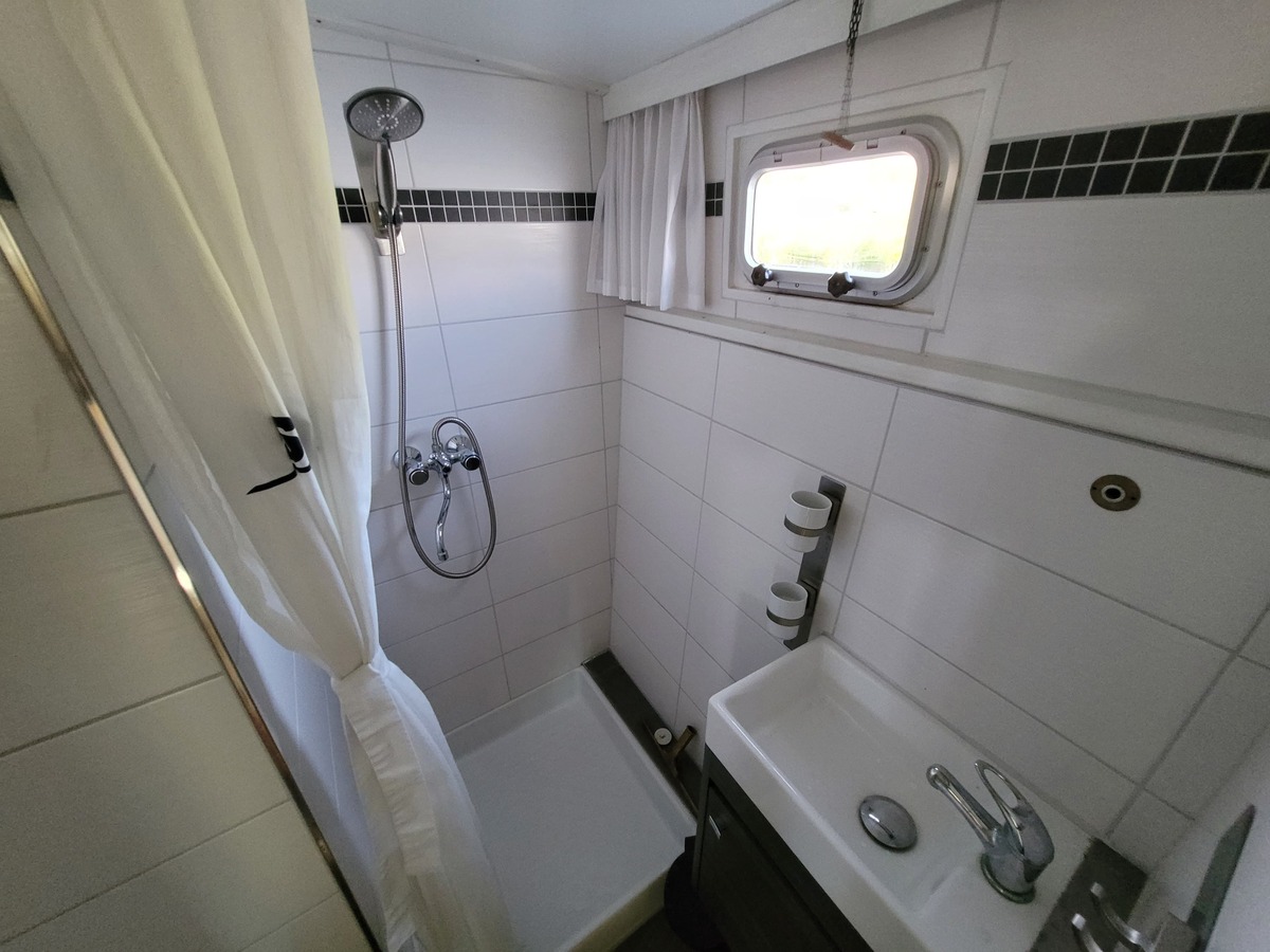 foto: 20 Linssen  42 SL 