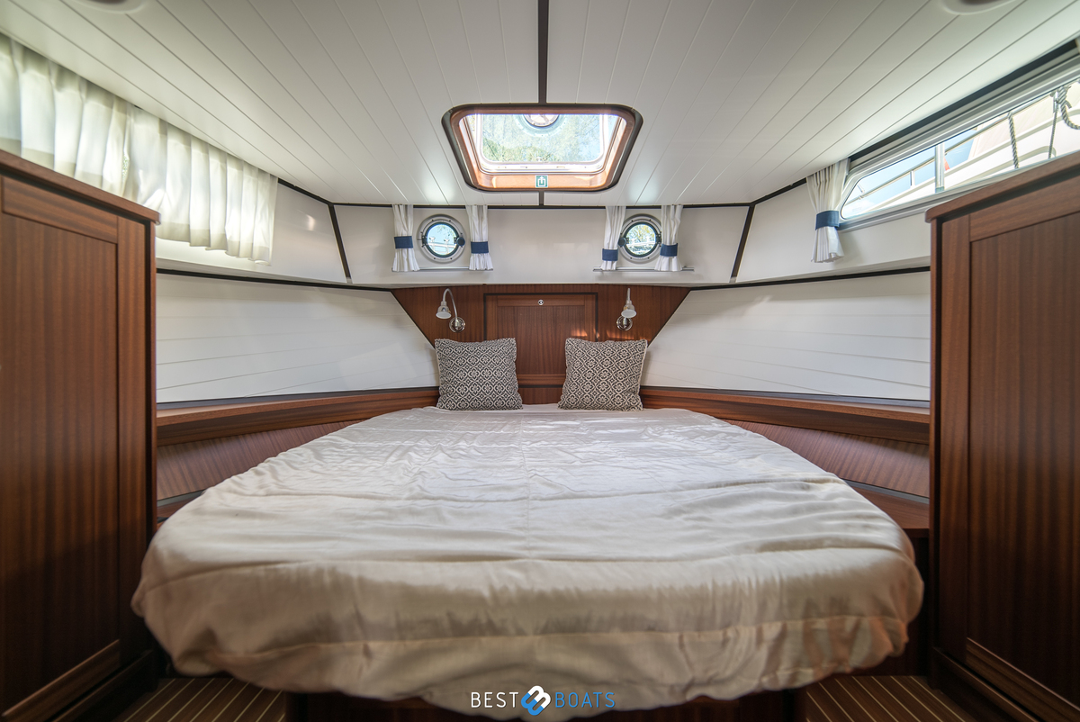 foto: 7 Linssen  Classic Sturdy 36 Sedan Deck Bridge