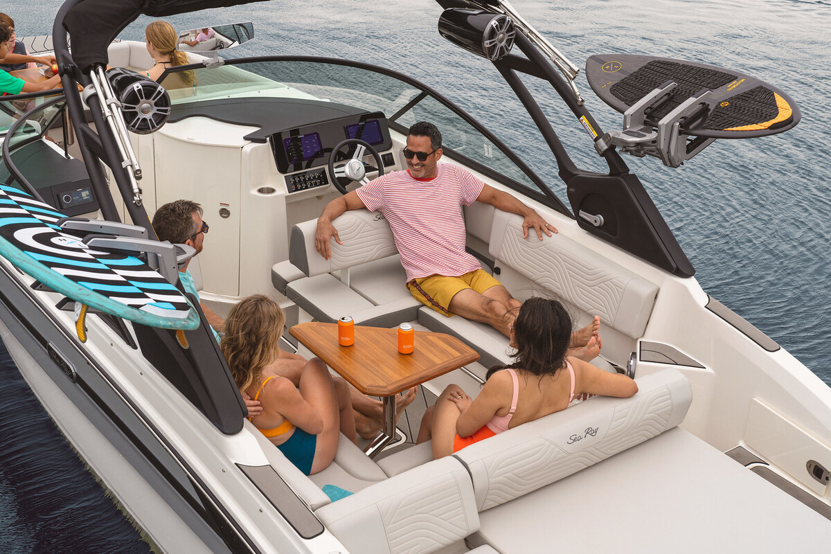 foto: 13 Sea Ray SDX 270 Surf