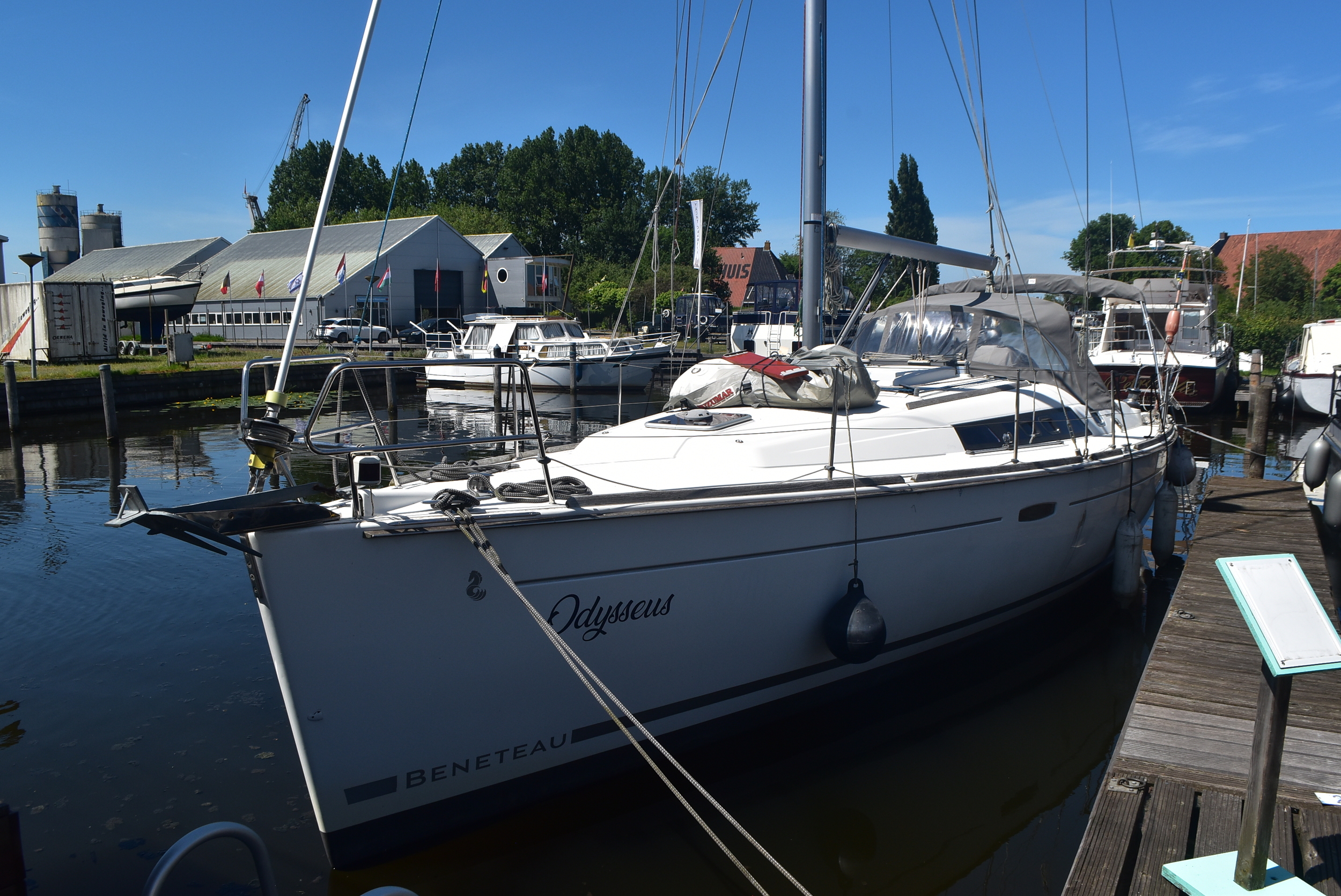 foto: 10 Beneteau Oceanis 37