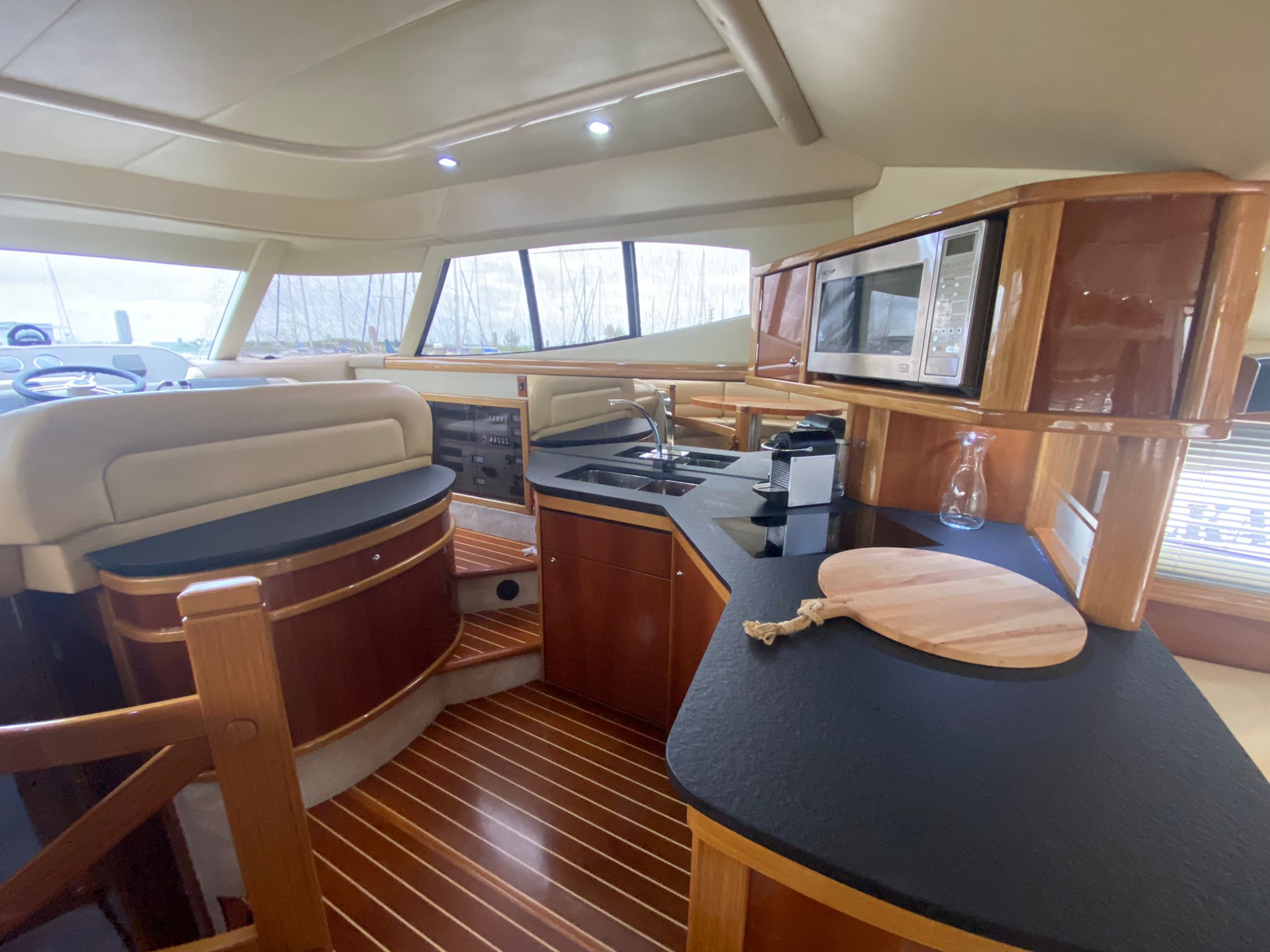 foto: 10 Sealine T52