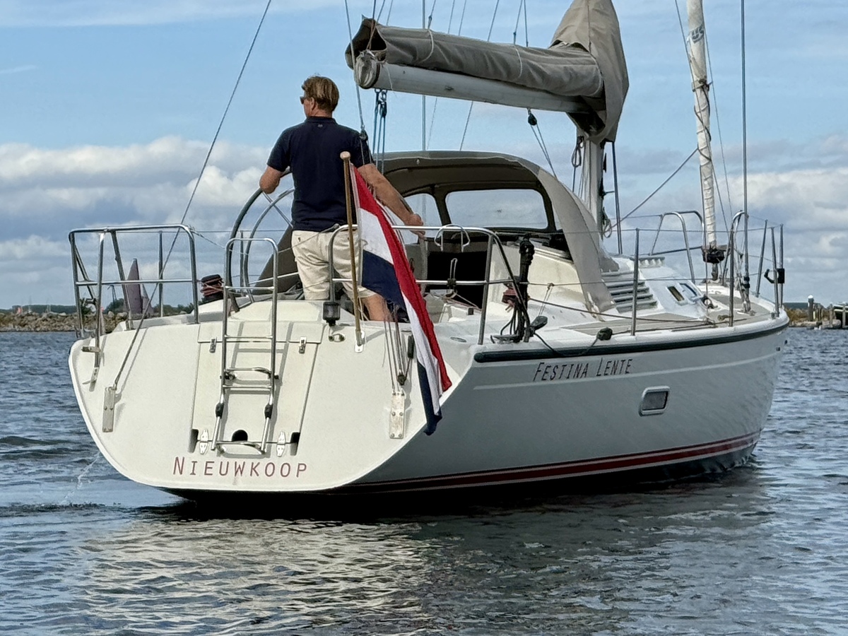 foto: 10 Dehler 37 cws 3-cabins
