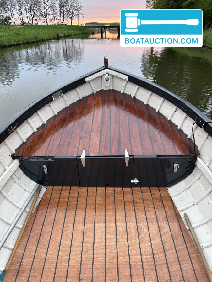 foto: 4 Lifeboat 465