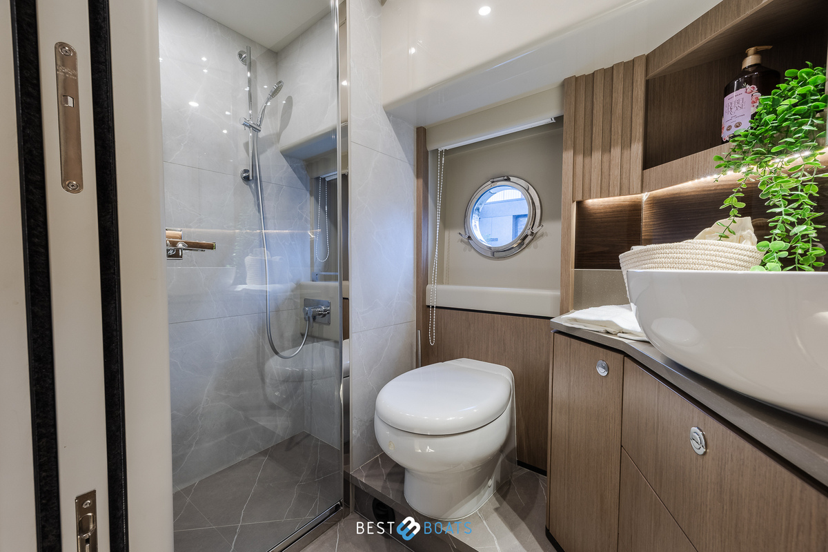 foto: 32 Absolute  Navetta 52