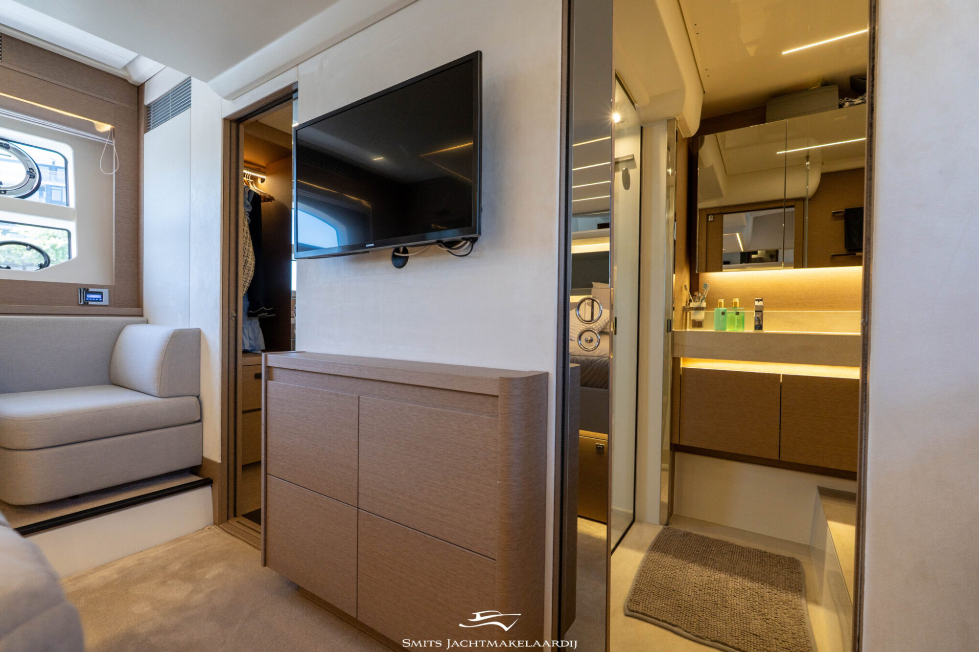 foto: 31 Prestige Prestige 590 Flybridge