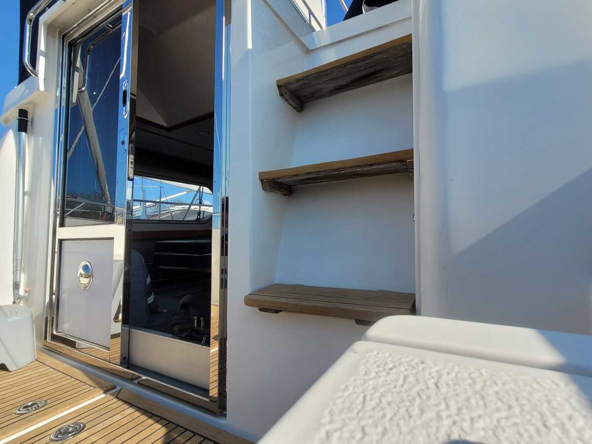 foto: 24 Nimbus 380 Commander