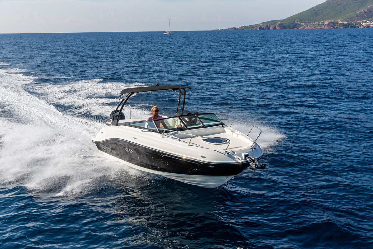 foto: 4 Sea Ray Sun Sport 230 OB