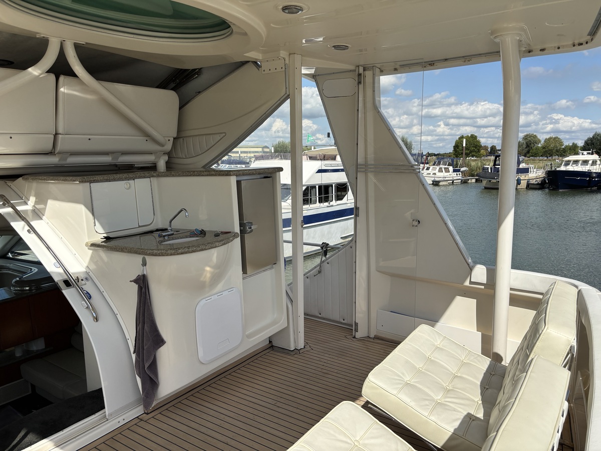 foto: 9 Maxum  4100 SCA 