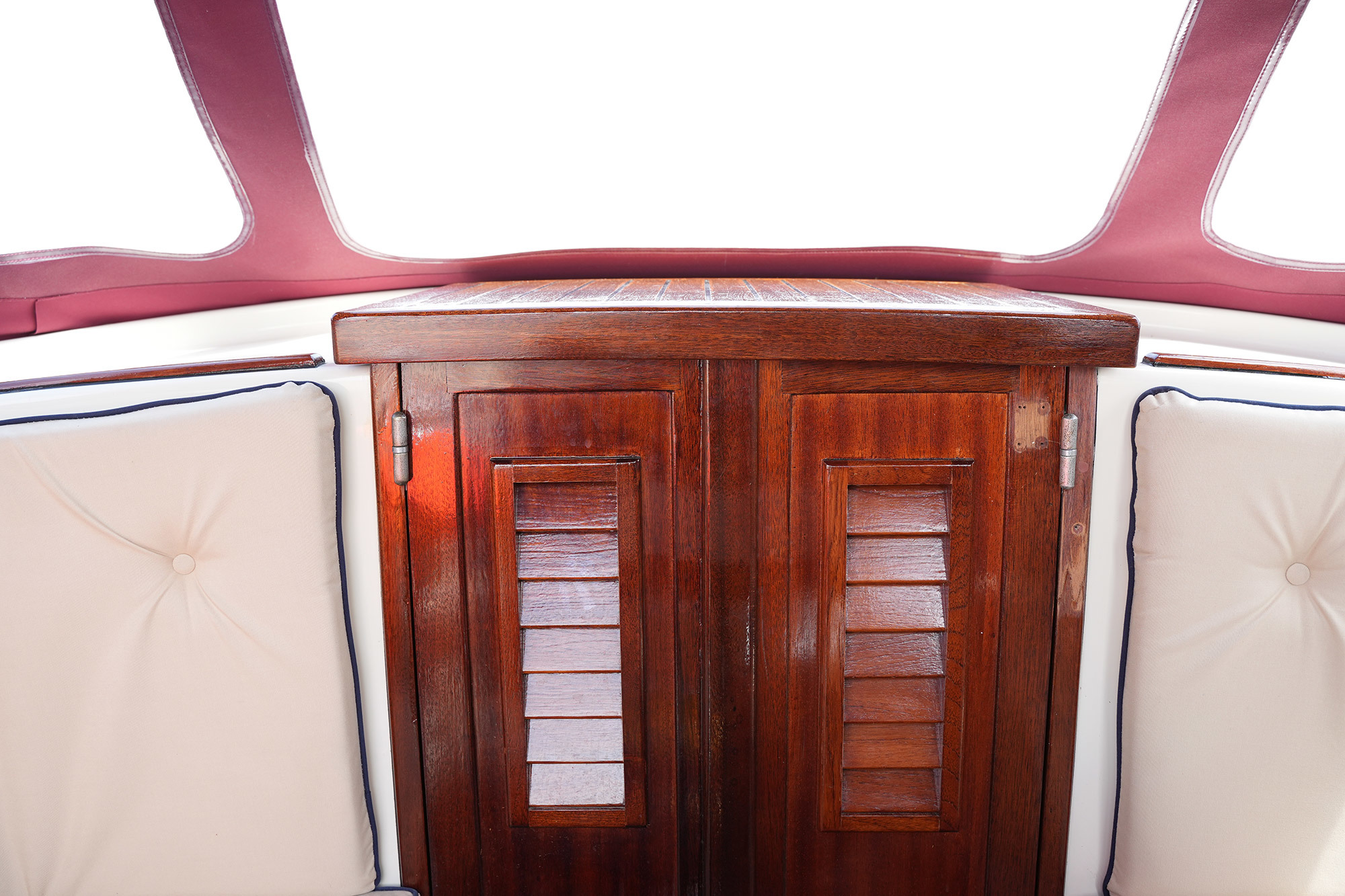 foto: 12 Interboat Semi Cabin 25