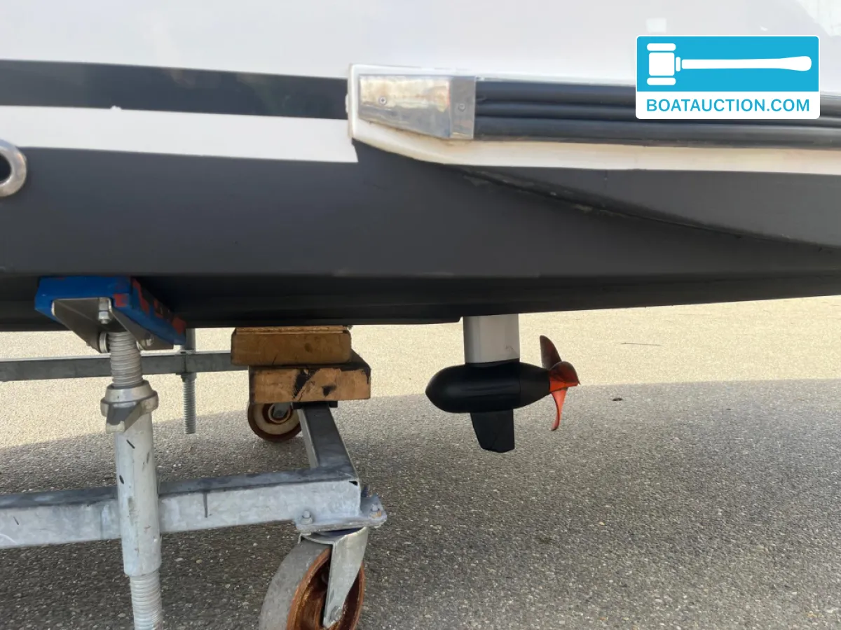 foto: 6 Maxima 600 Tender