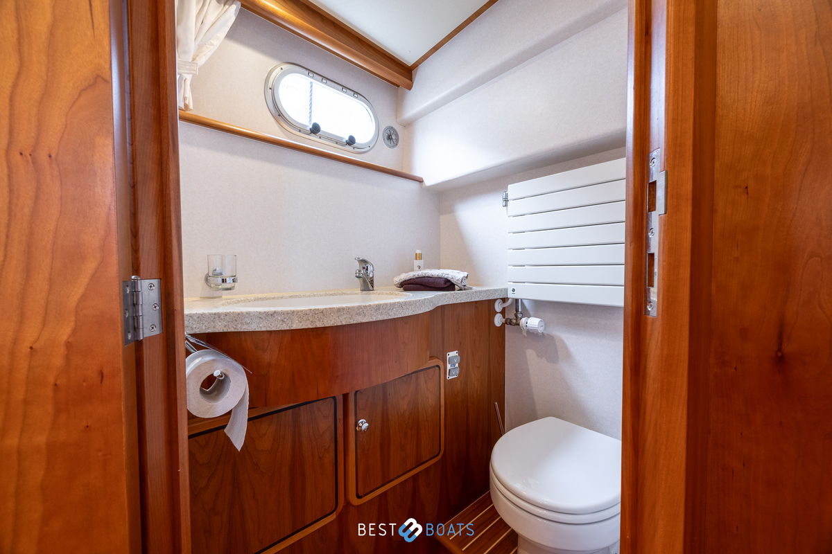 foto: 19 Linssen  Grand Sturdy 430 AC MKII Diamond