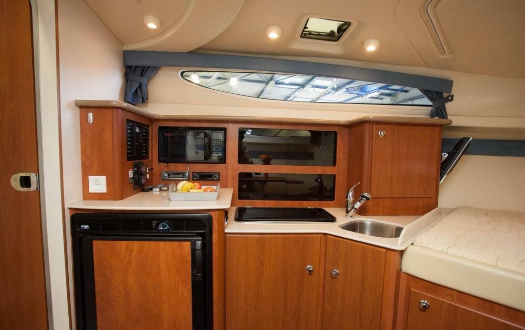 foto: 9 Bayliner  305
