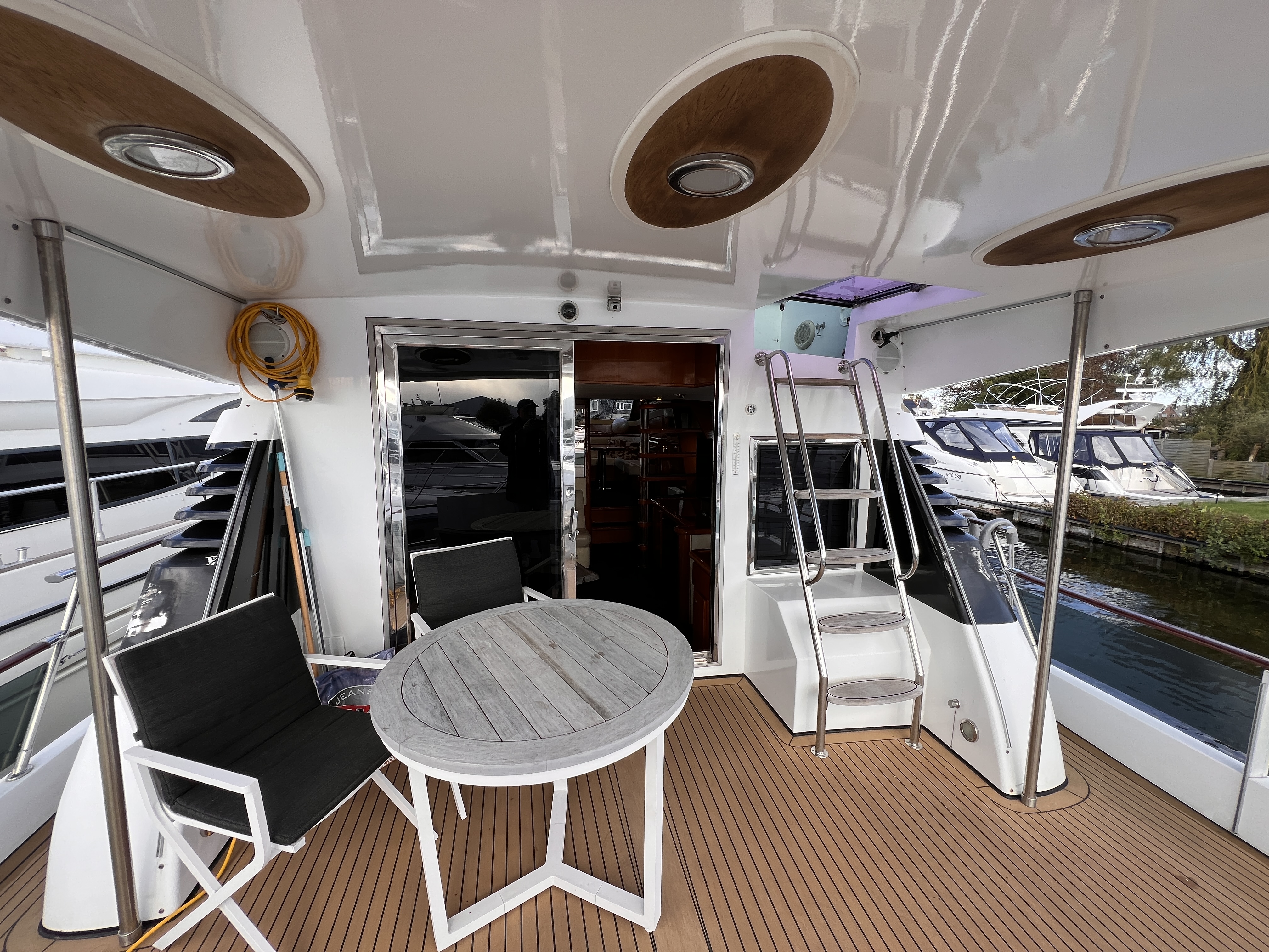 foto: 14 Monte Fino 64 ( varend woonschip )