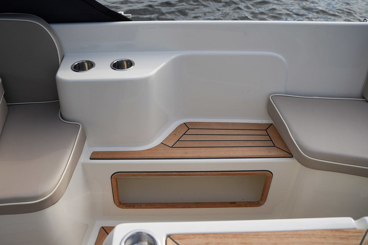 foto: 7 Interboat Intender 640