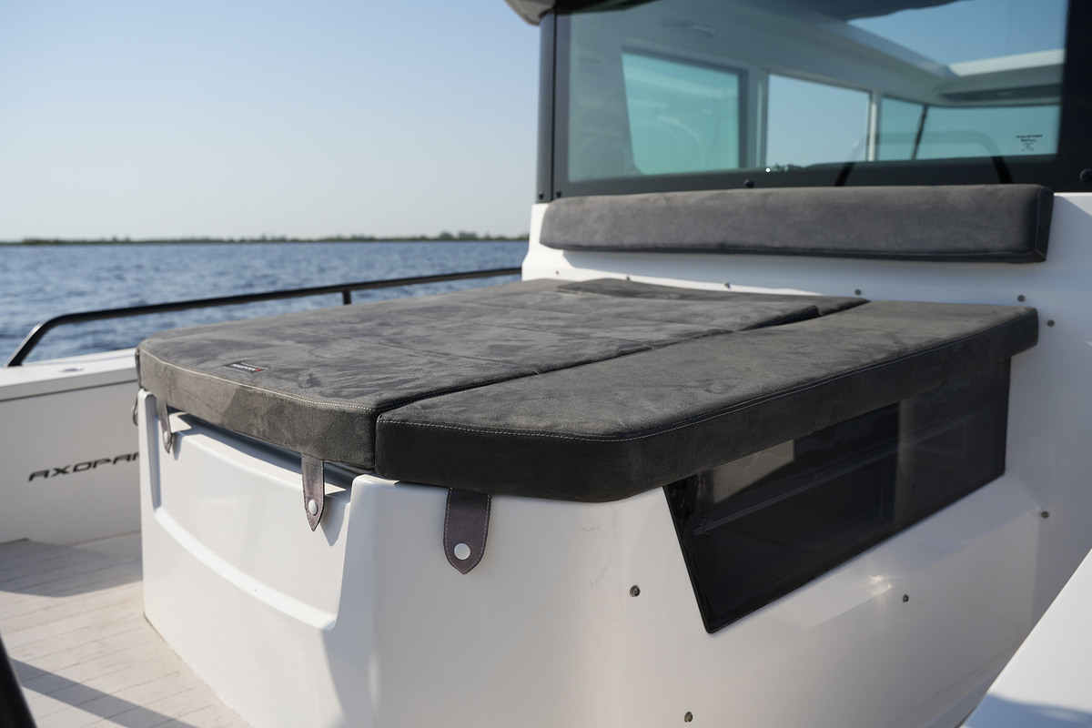 foto: 16 Axopar 28 Cabin