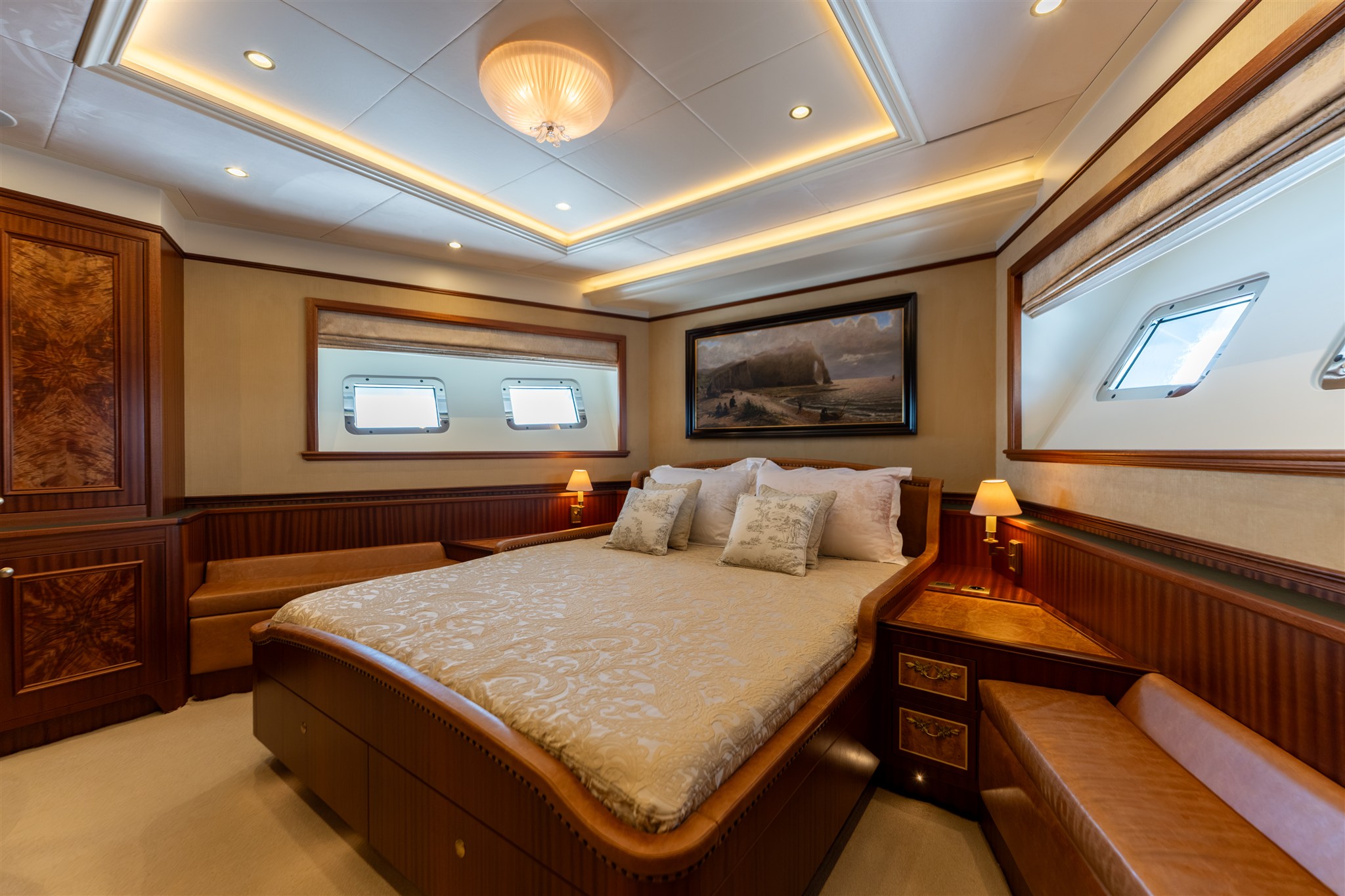 foto: 41 Van Der Valk Shipyard Custom Explorer