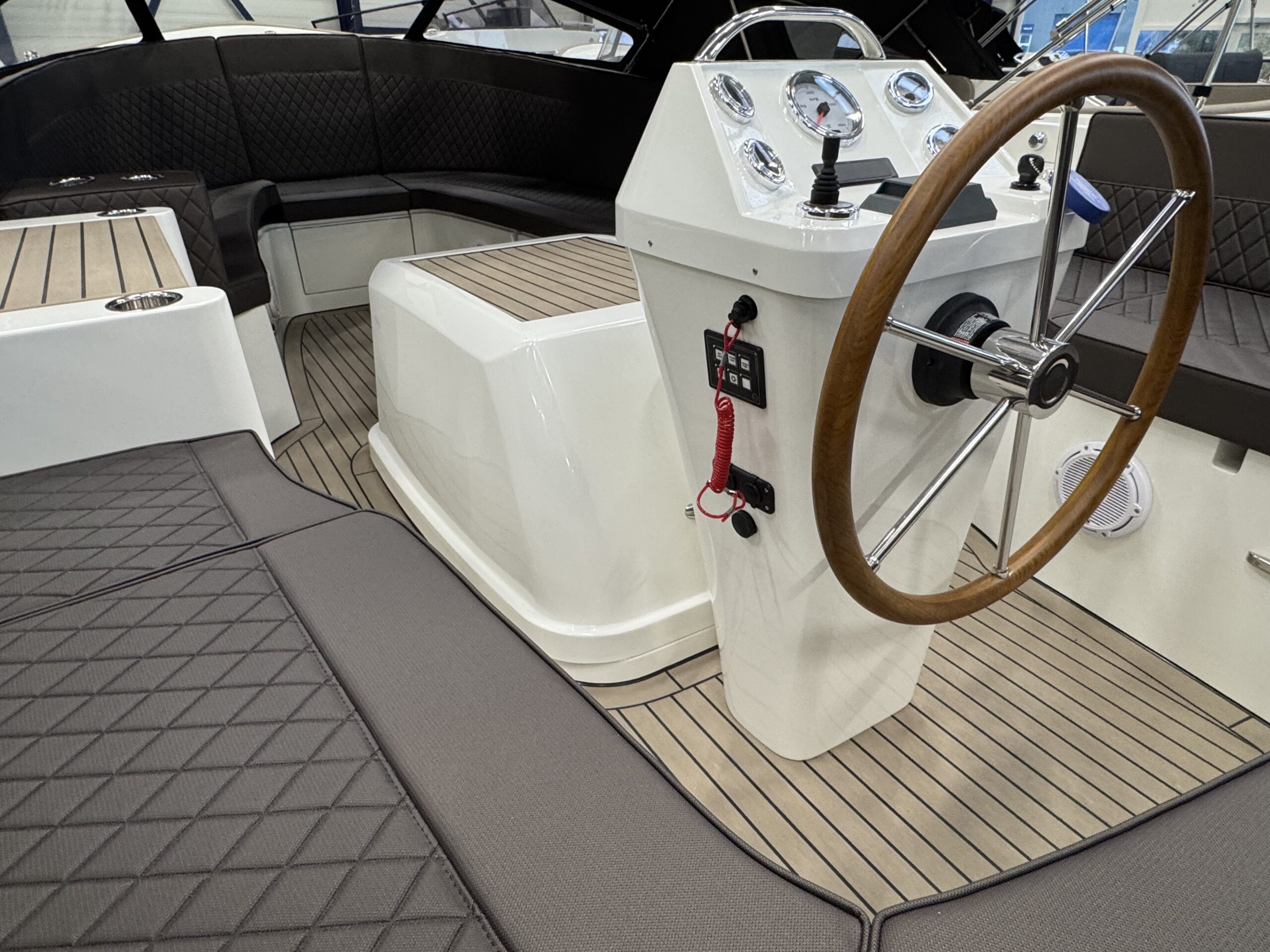 foto: 9 Antaris Sixty7 (op voorraad)