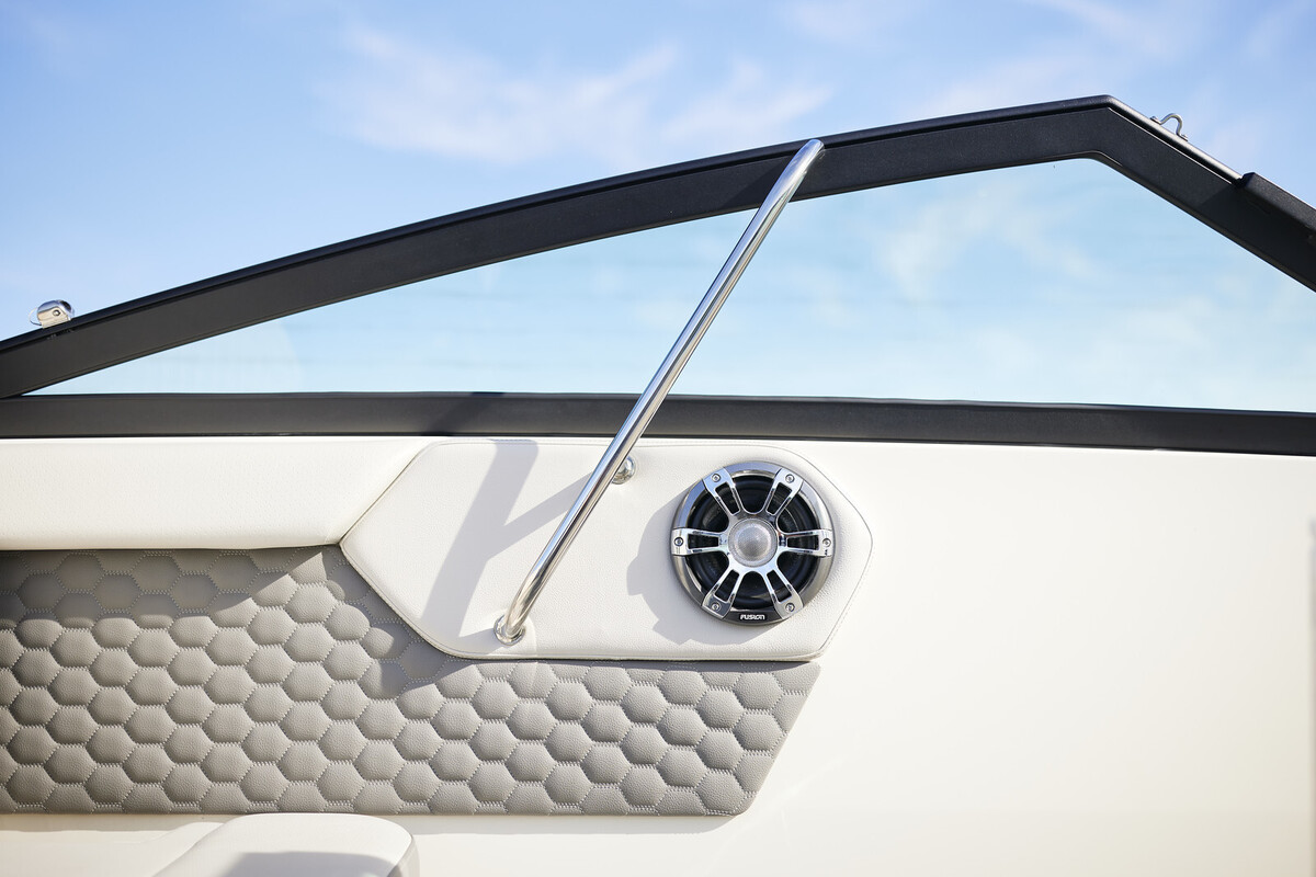 foto: 32 Sea Ray SDX 250