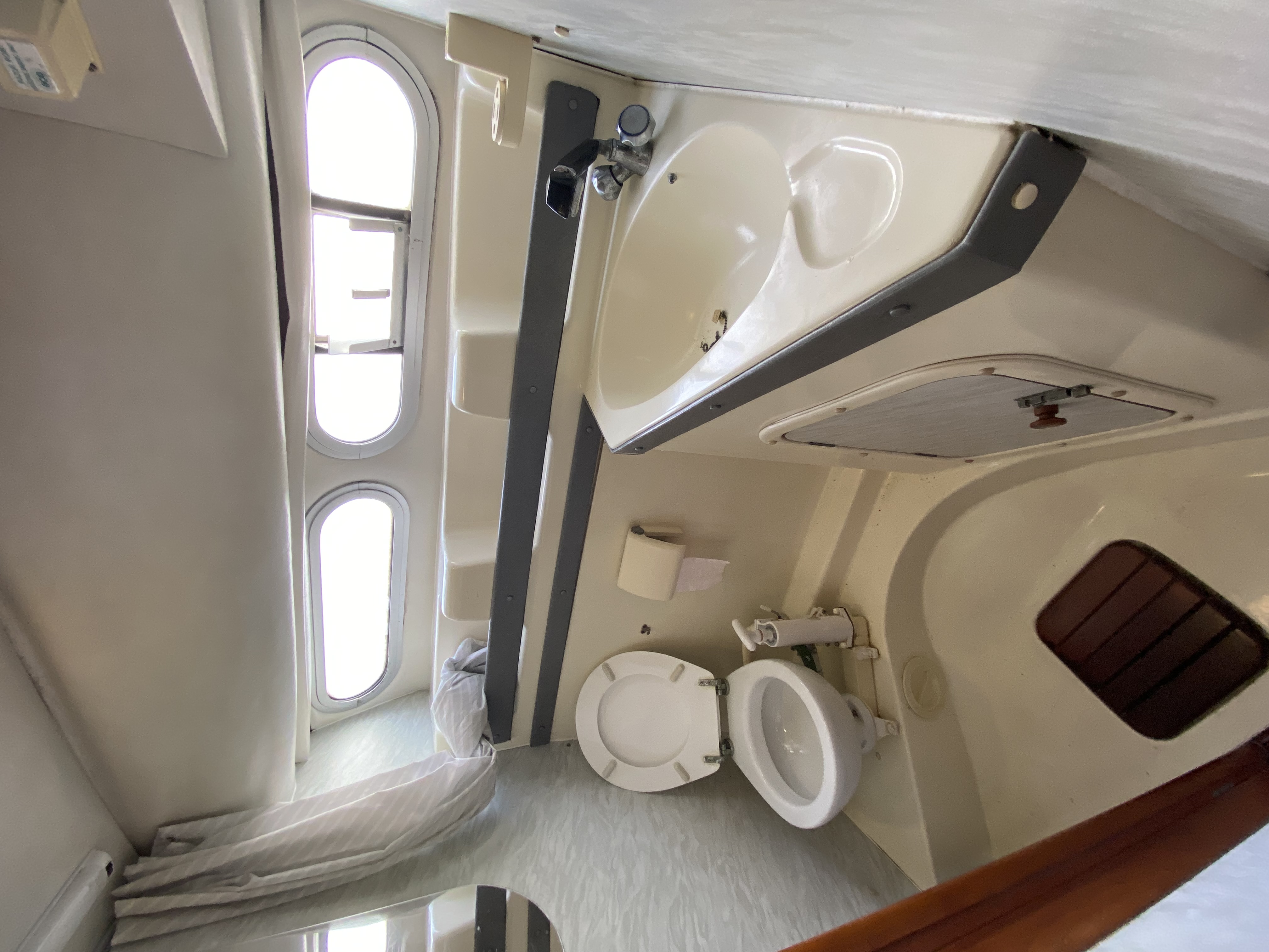 foto: 5 Sealine 305 Fly