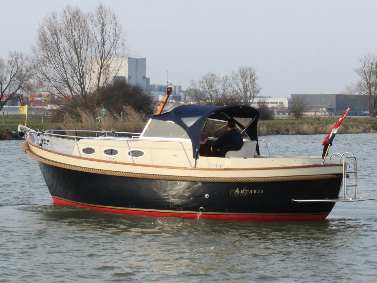 foto: 5 Antaris  Mk 825 