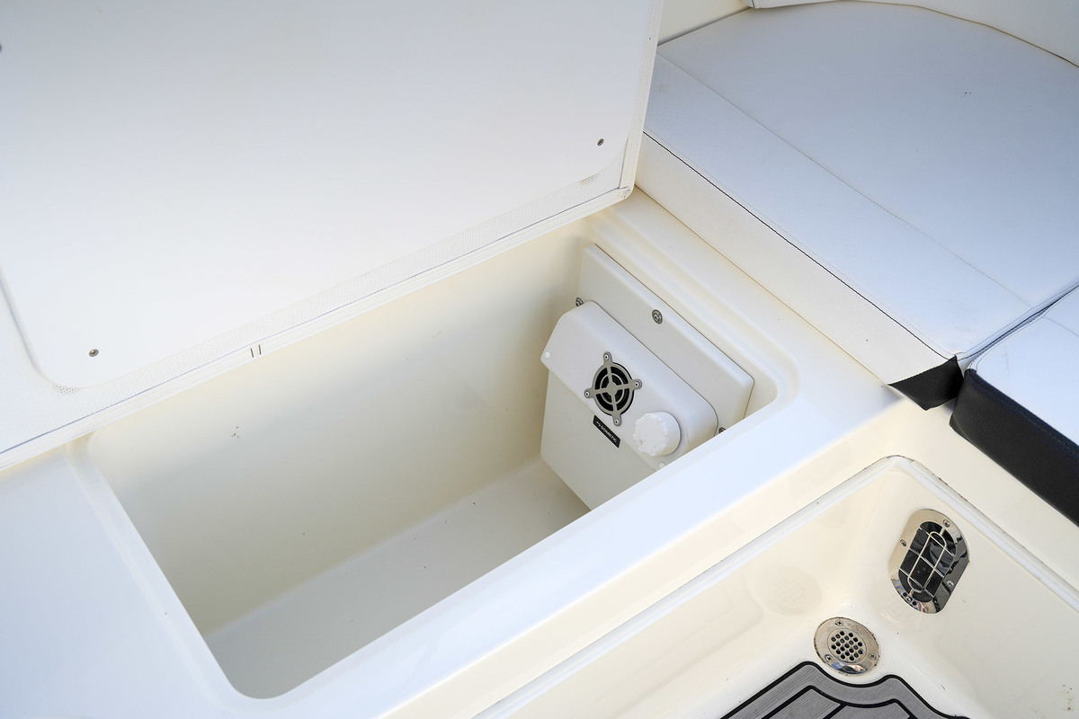 foto: 30 Sea Ray SPX 230 Outboard