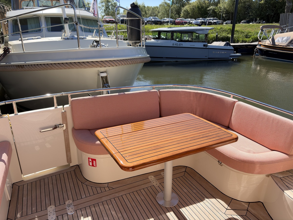 foto: 24 North-Line 37 Wheelhouse