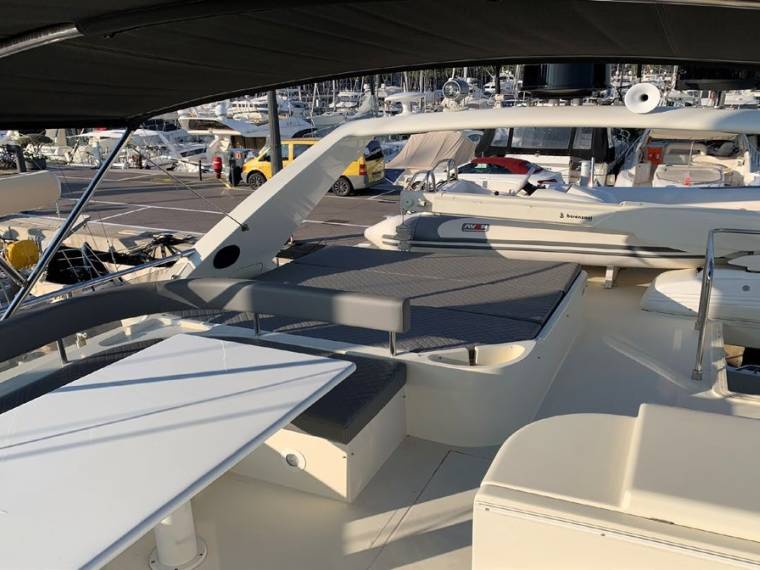 foto: 9 Ferretti 210 Fly