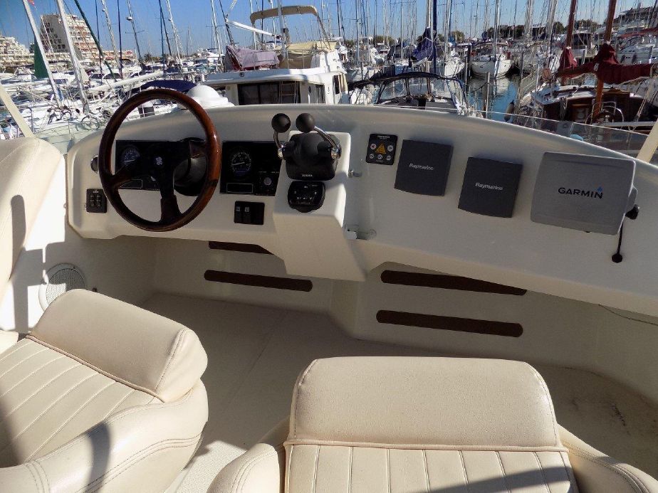 foto: 4 Jeanneau Prestige 32 Fly