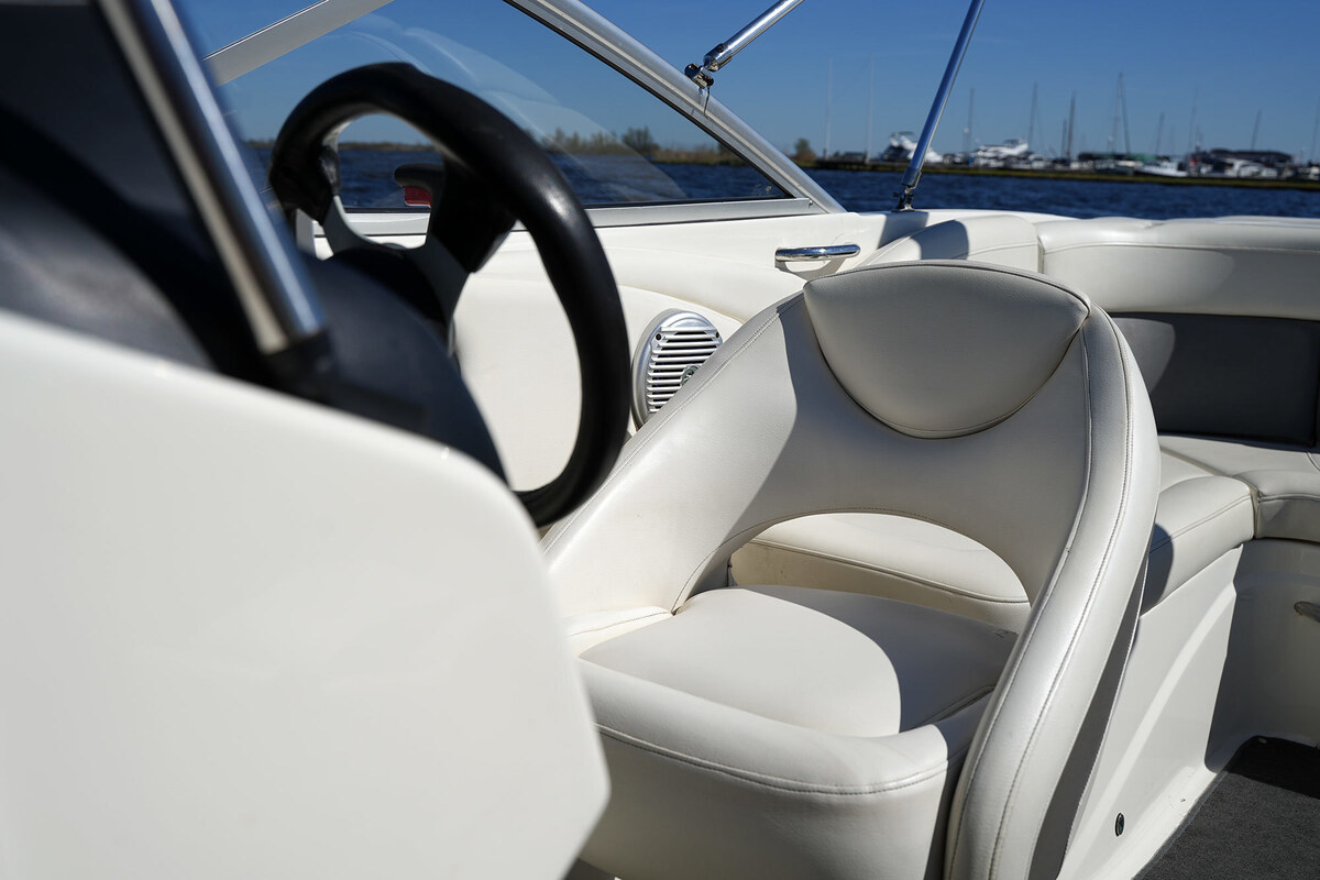 foto: 12 Bayliner 225