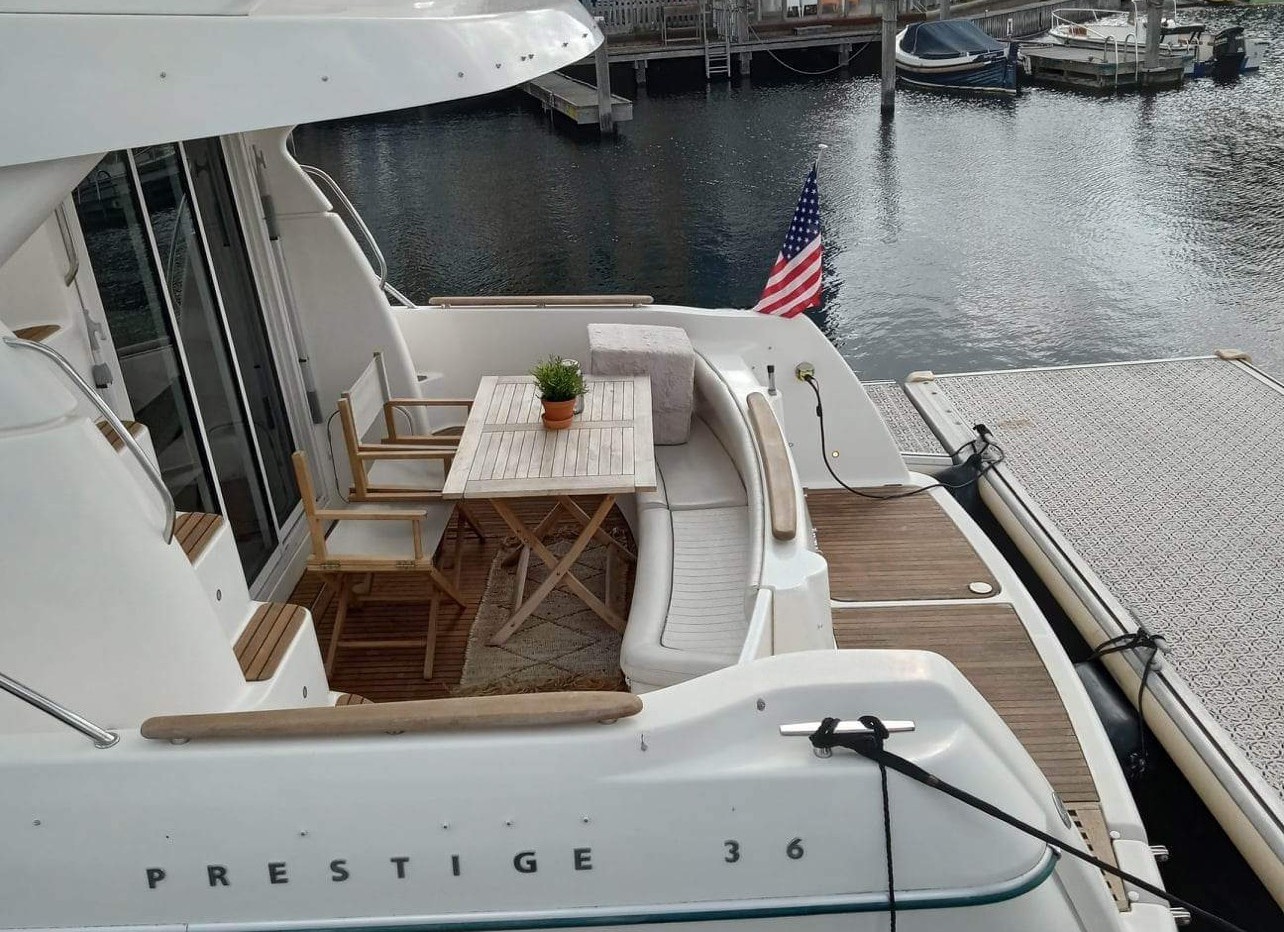 foto: 22 Jeanneau Prestige 36 Fly