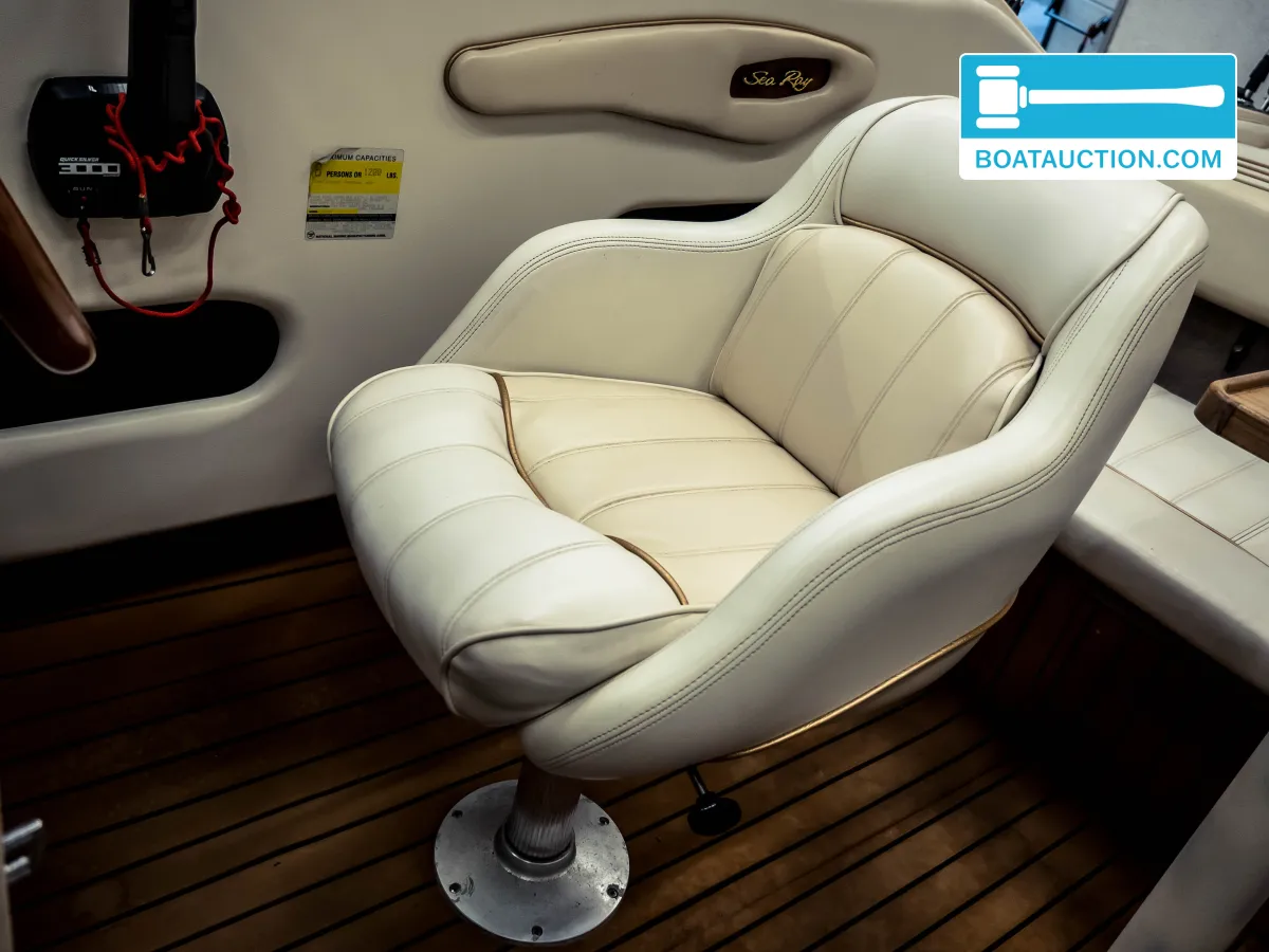 foto: 15 Sea Ray 200 Signature