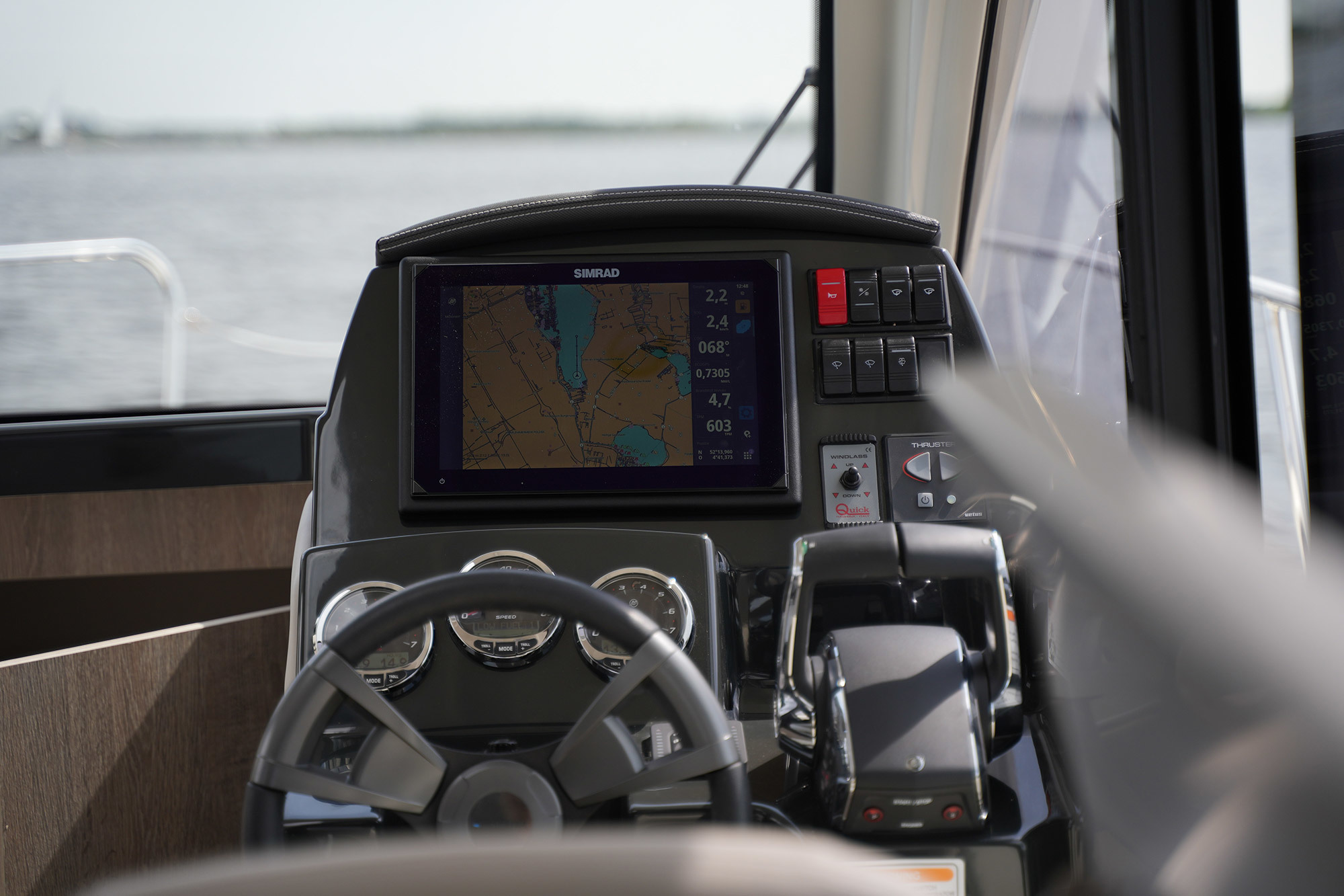 foto: 17 Quicksilver Activ 905 Weekend Outboard