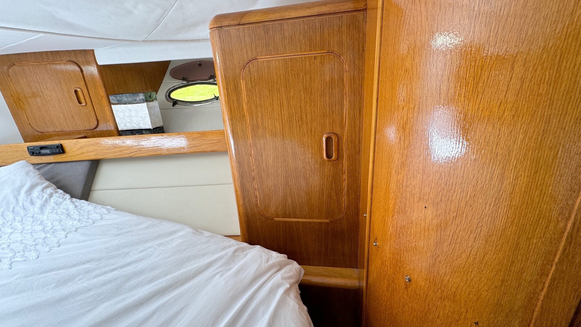 foto: 8 Whitewater Whitewater Wolfe 46 Flybridge