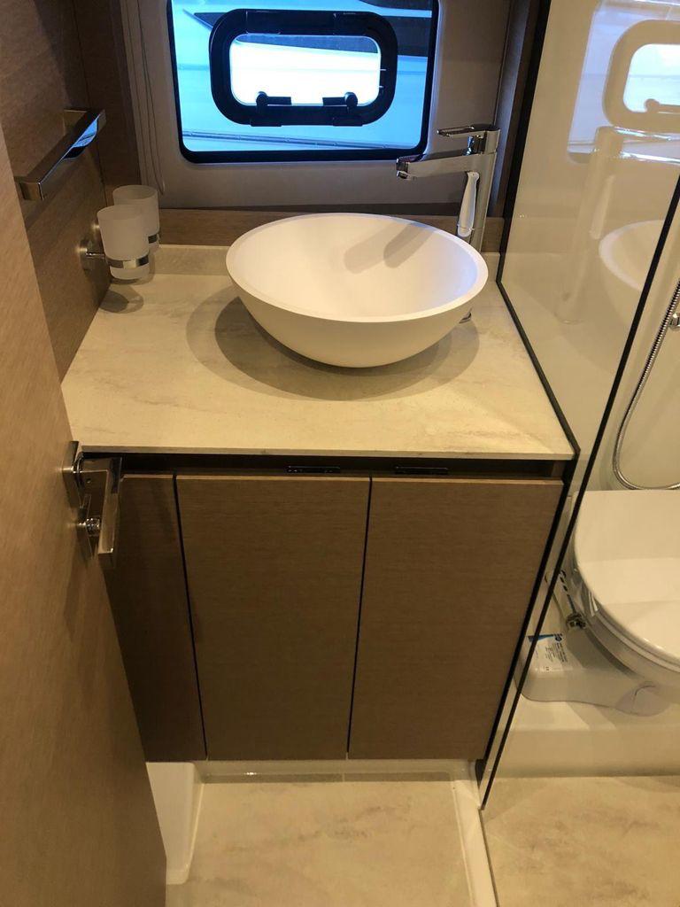 foto: 6 Prestige 420 Fly