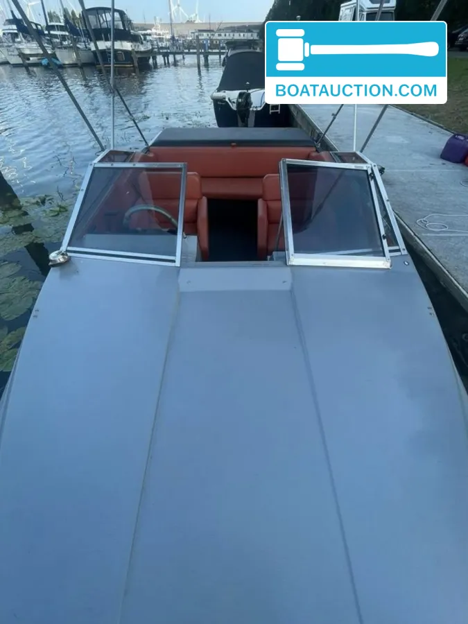 foto: 5 Bayliner Mutiny