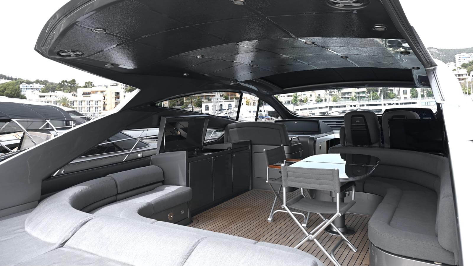 foto: 16 Pershing 56