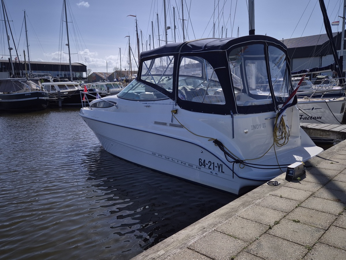 foto: 14 Bayliner 275