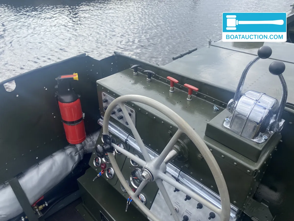 foto: 8 Bridge Erection Boat D27