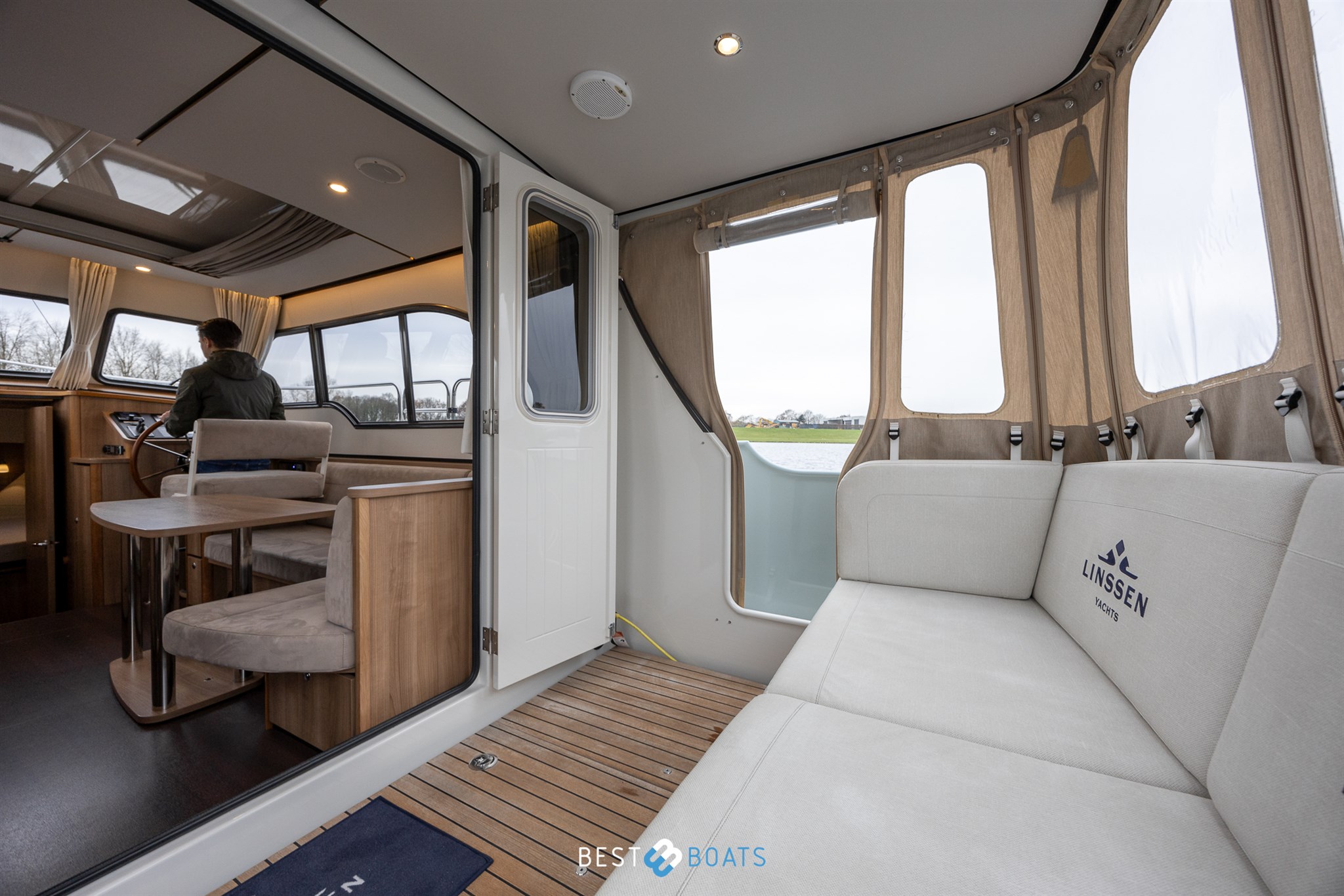 foto: 16 Linssen 30 SL Sedan