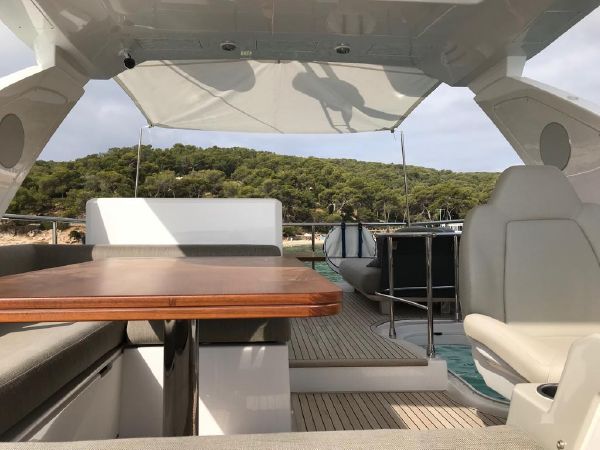 foto: 15 Azimut 50 Fly