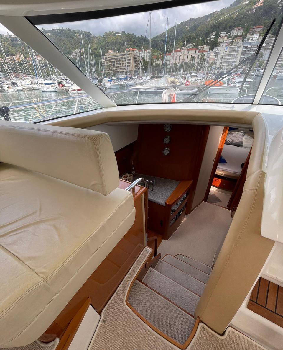 foto: 11 Prestige 50 fly