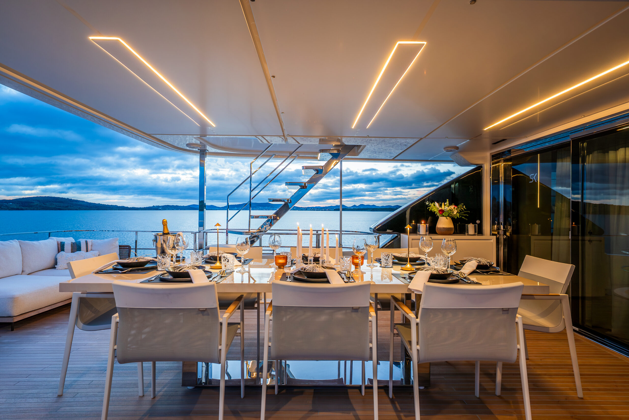 foto: 42 Custom Line Navetta 33